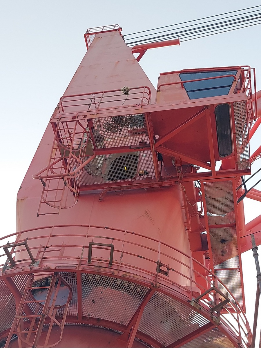3930-300t-pedestal-mounted-offshore-crane_3