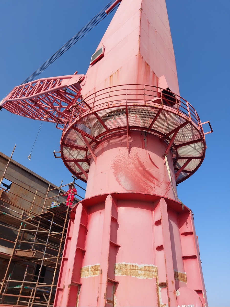 3930-300t-pedestal-mounted-offshore-crane_2