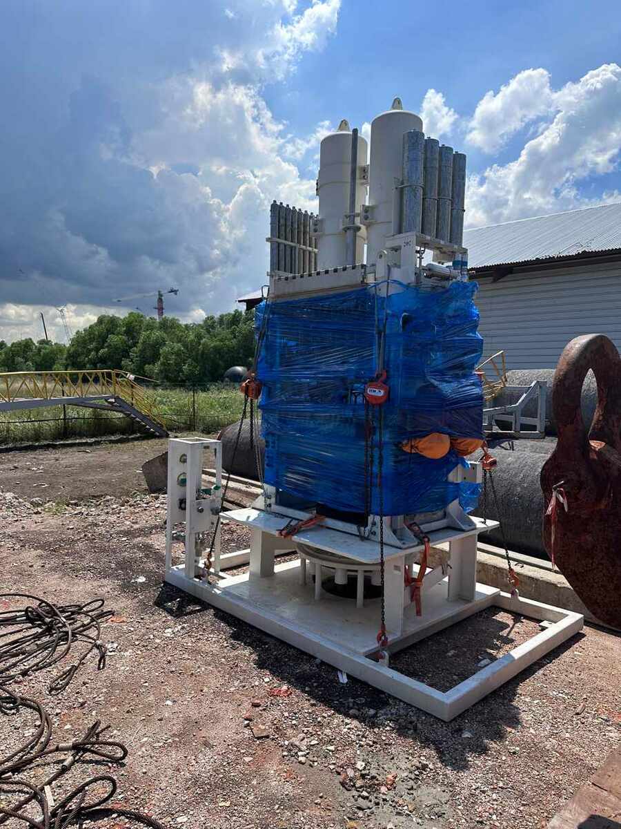 3935-nov-112-line-multiplexer-pod-stand_3