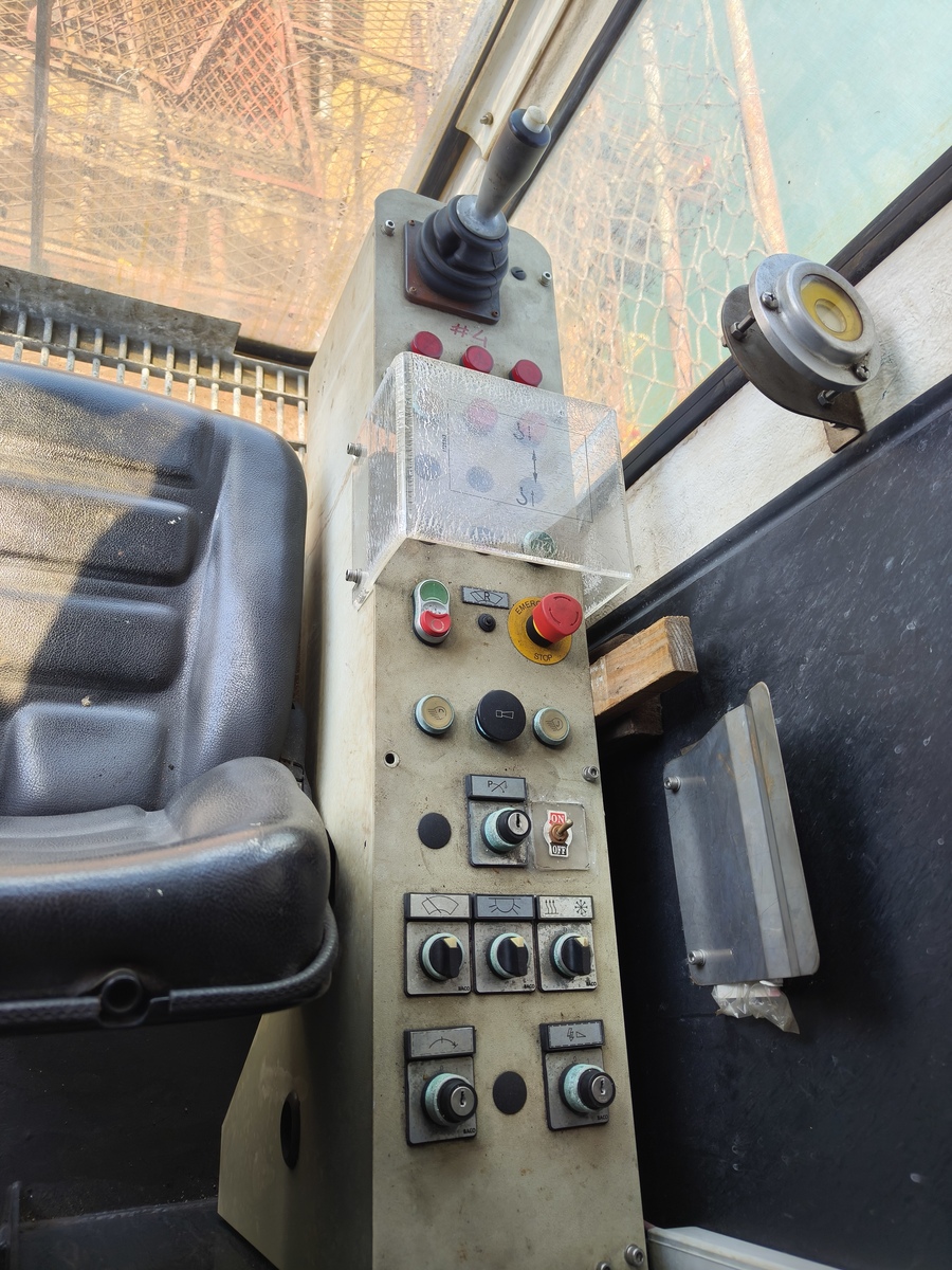 3941-48t-macgregor-deck-ship-crane_2