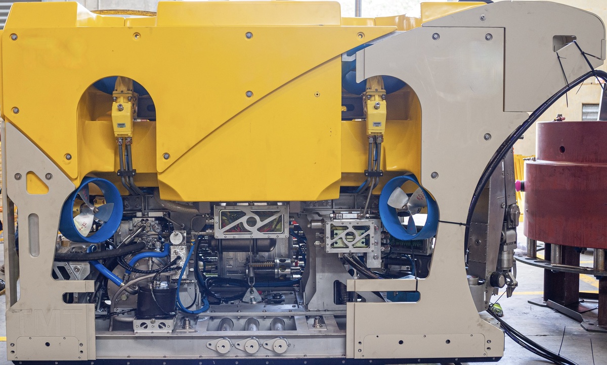 3932-6-000m-rated-100hp-rov_5