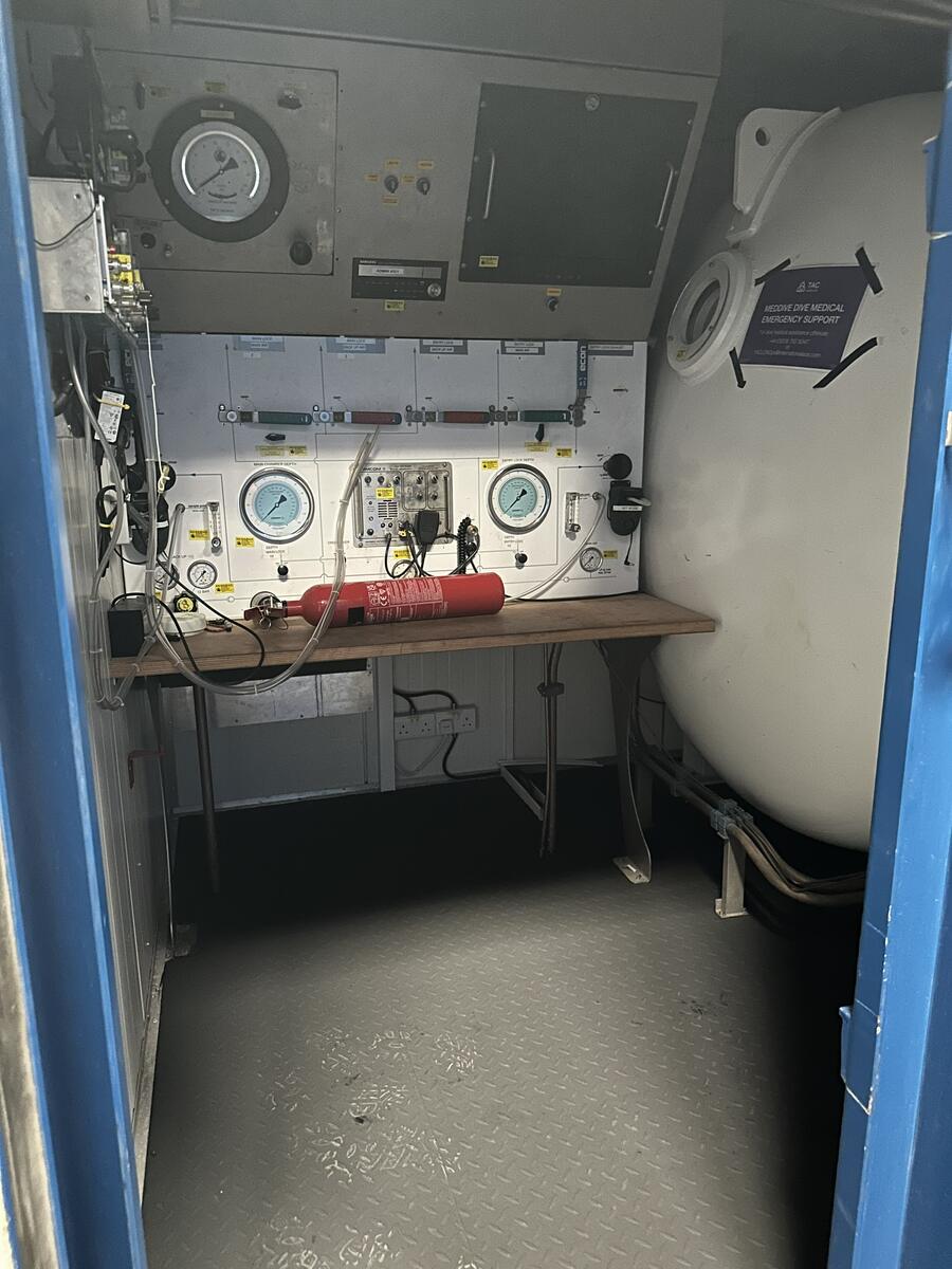 3946-air-dive-system-with-mixed-gas-panel_1