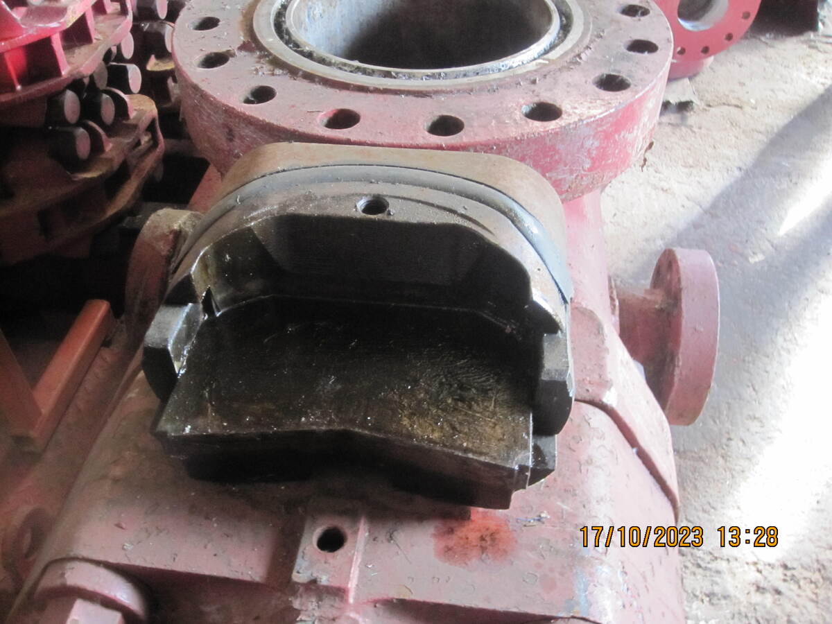 4050-13-5-8-5k-type-u-single-shear-ram_4