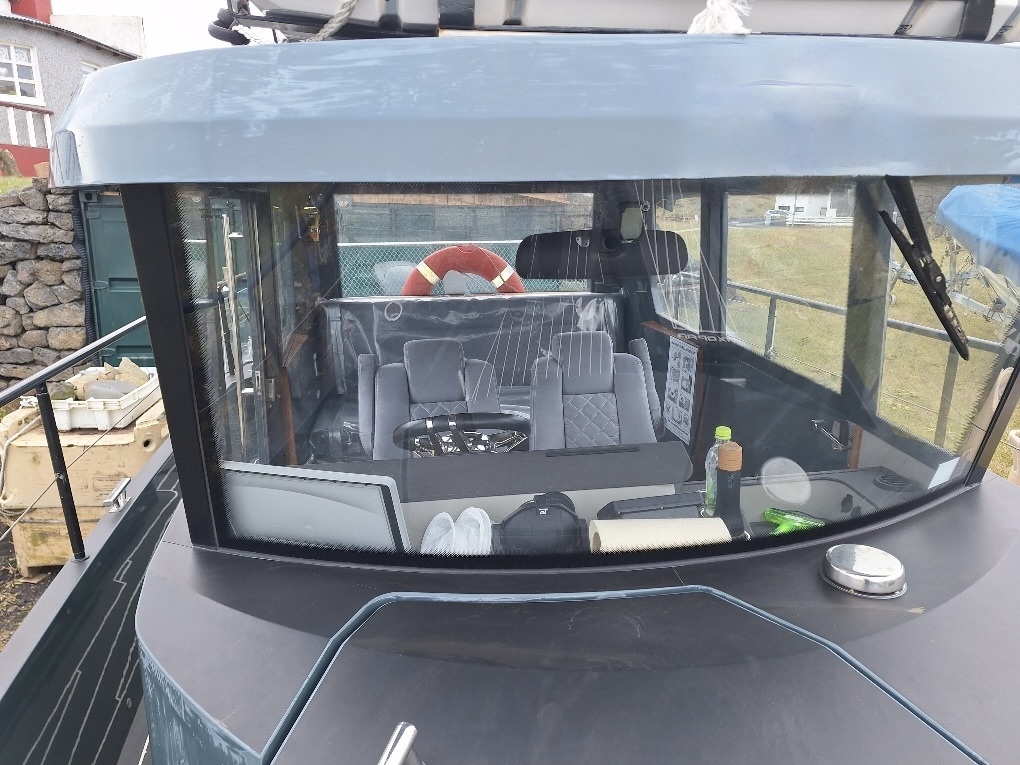 4060-axopar-28-cabin-boat_14