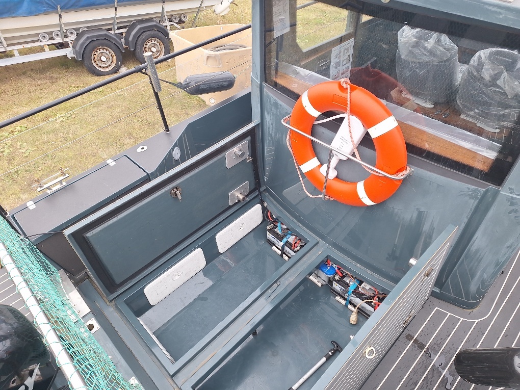 4060-axopar-28-cabin-boat_12