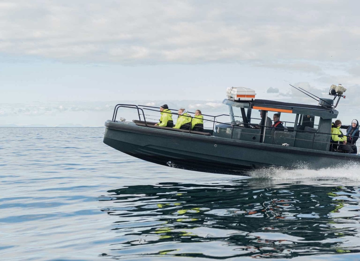4060-axopar-28-cabin-boat_1