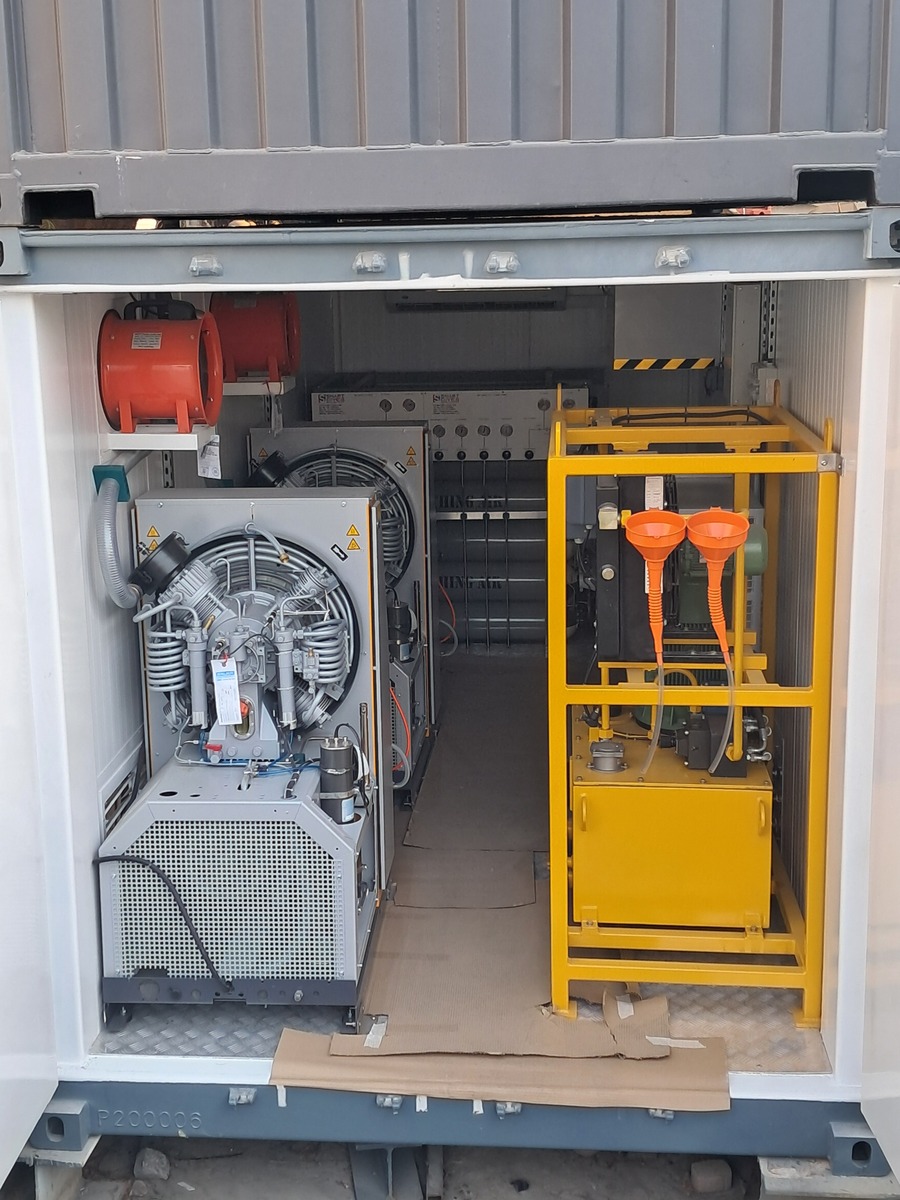 4168-machinery-container_1