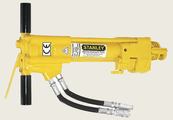 4301-underwater-diver-handling-tools_1