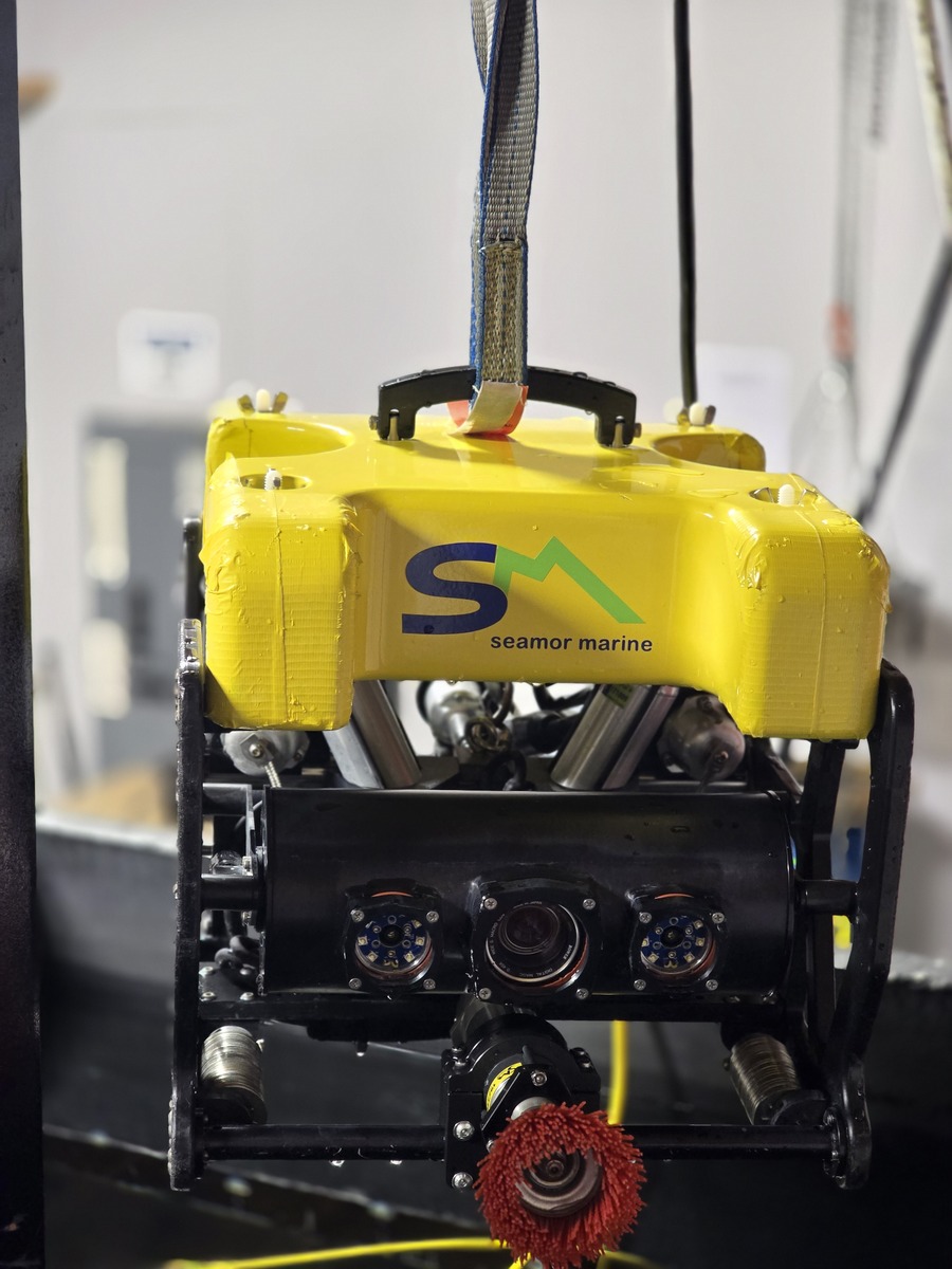 4310-seamor-steelhead-rov_10