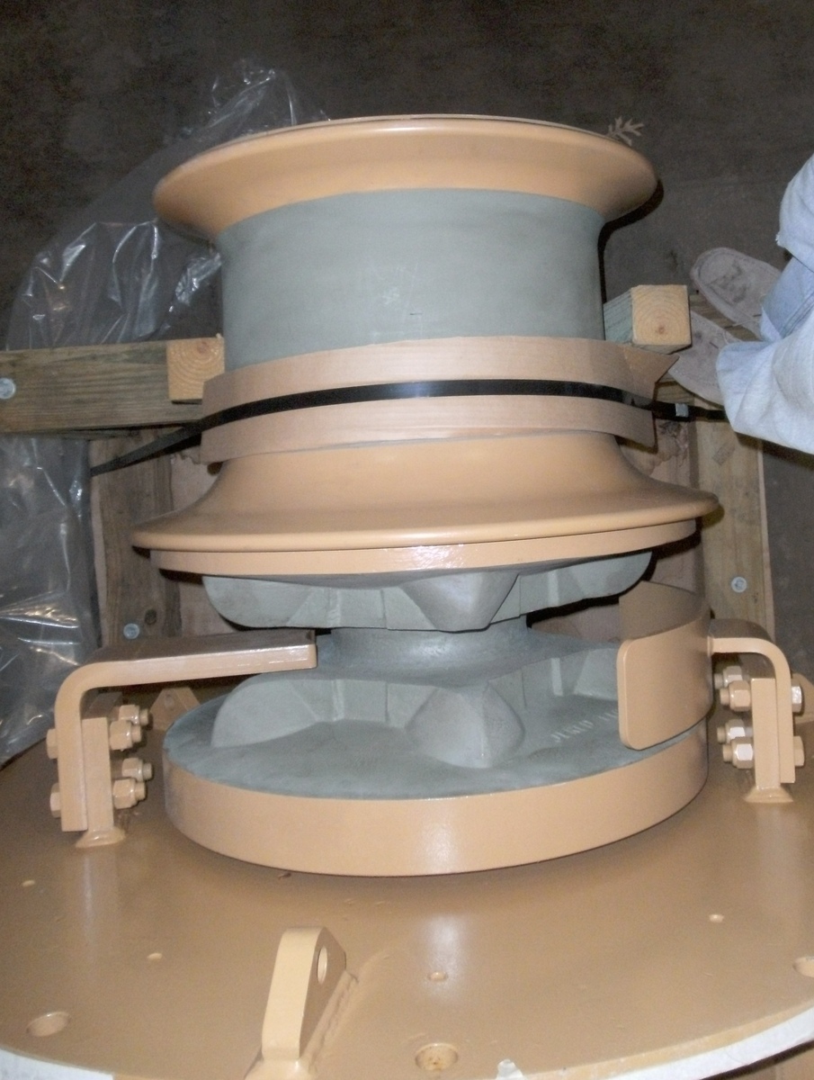 4320-electro-mechanical-anchor-windlass_2