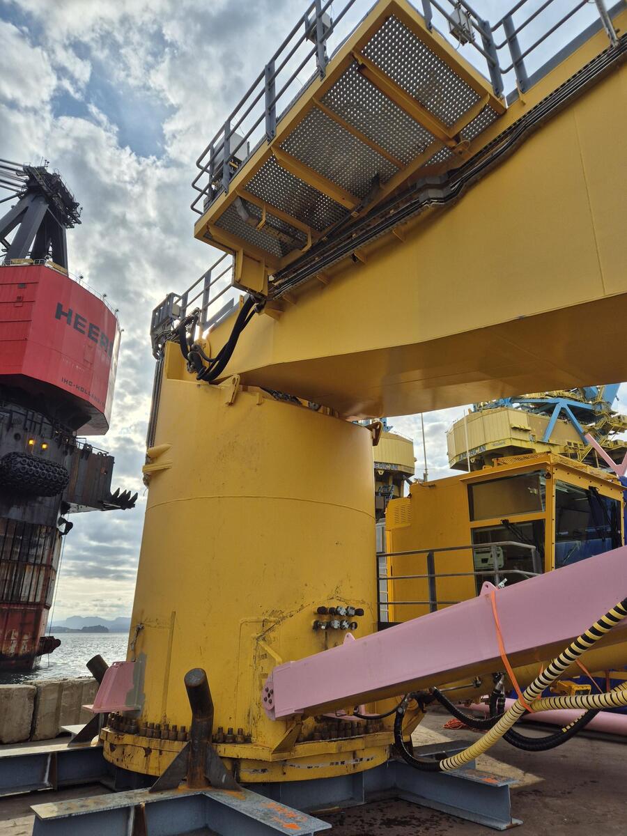 4321-45t-hydralift-pedestal-crane_3