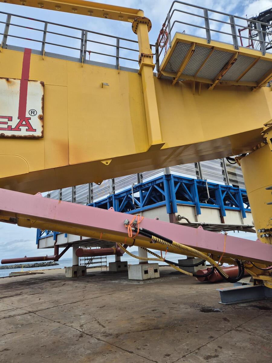 4321-45t-hydralift-pedestal-crane_5