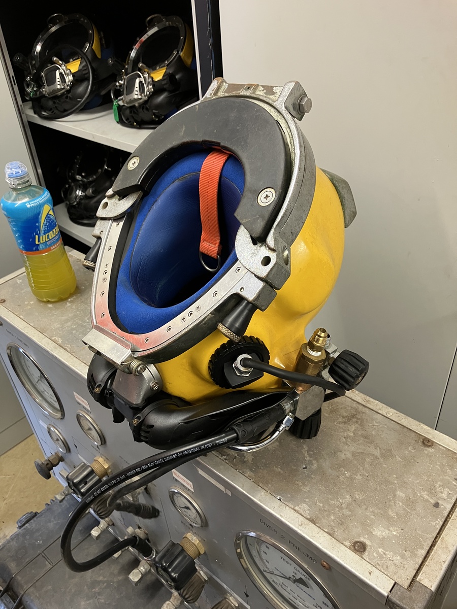 4341-kirby-morgan-37-diving-helmet_3