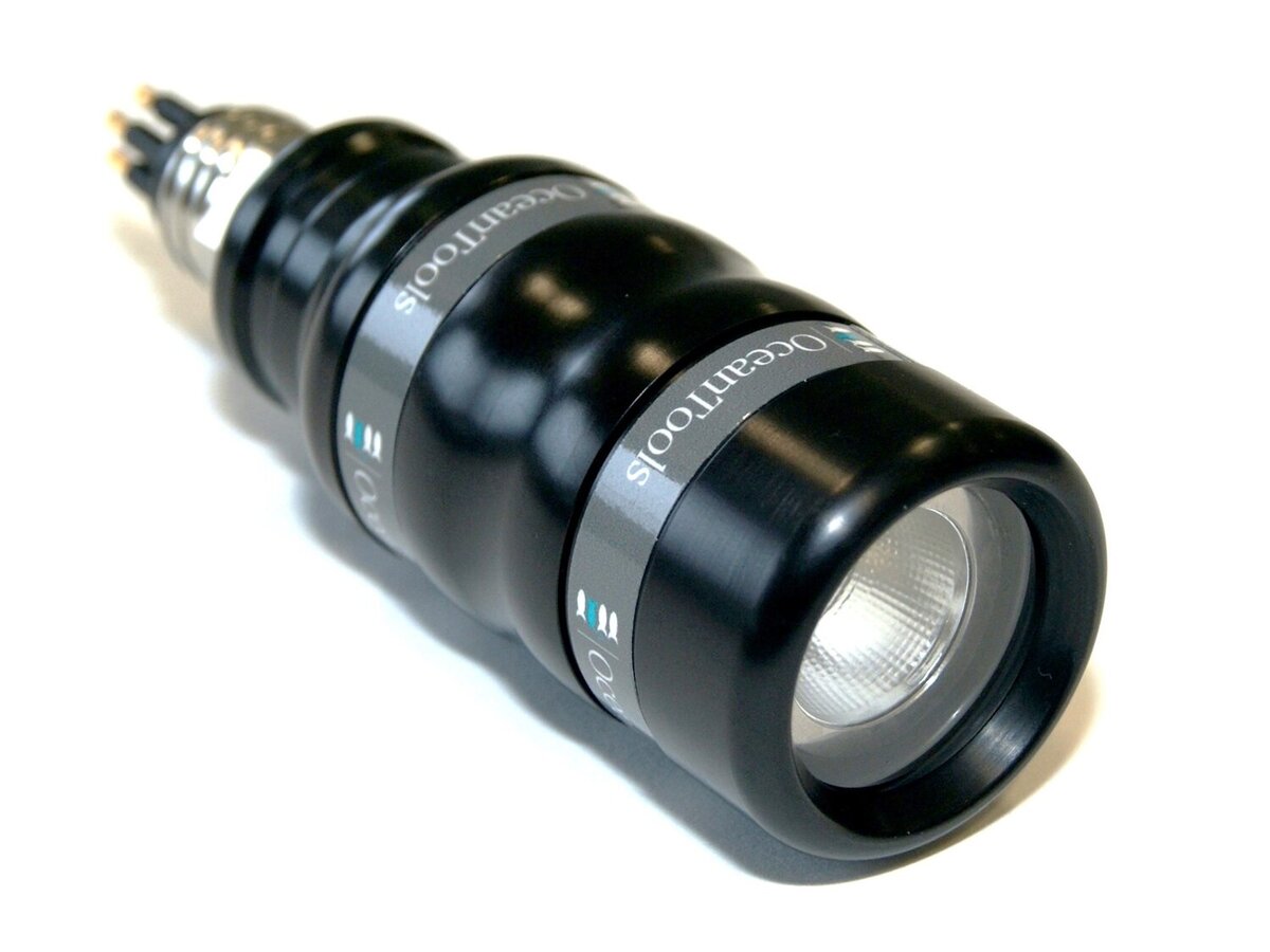 4371-oceantools-l3-8k-titanium-subsea-light_1