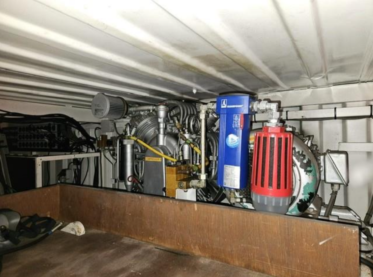 4426-20ft-containerised-decompression-chamber_5