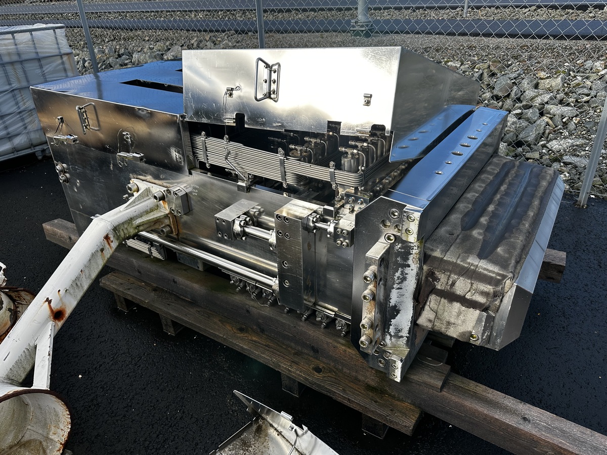 4531-2x-bop-stack-mounted-controls-pods_1