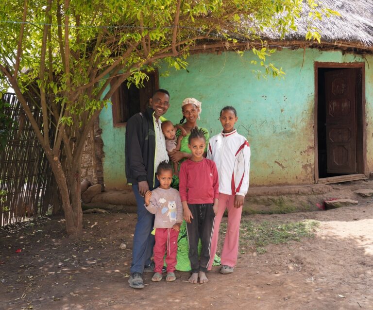 Sozema Birhanu wit her family DSC04662