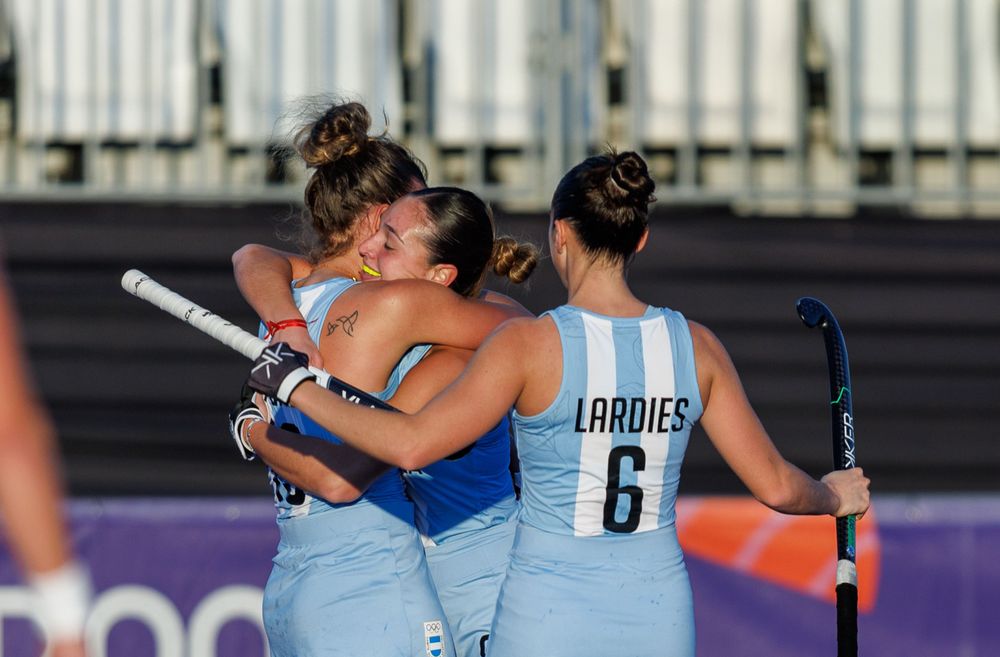 Women’s hockey debut brings goals, and standout performances
