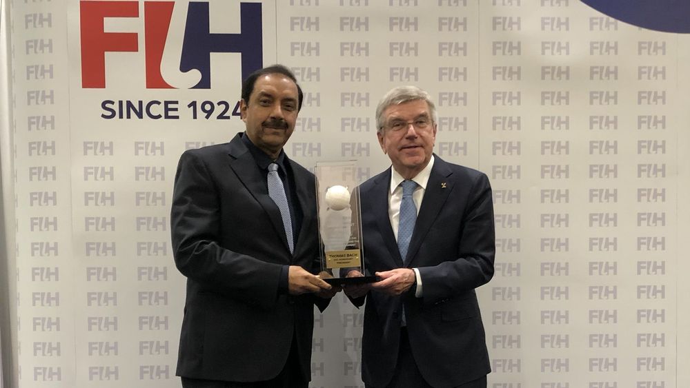 La FIH premia a Thomas Bach por su legado en el deporte