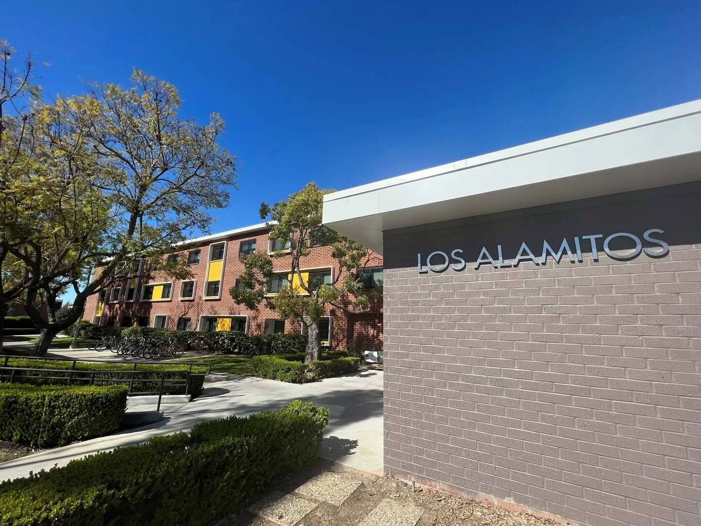 CSULB-Los-Alamitos-and-Los-Cerritos-Housing_4---1440x1080.jpg