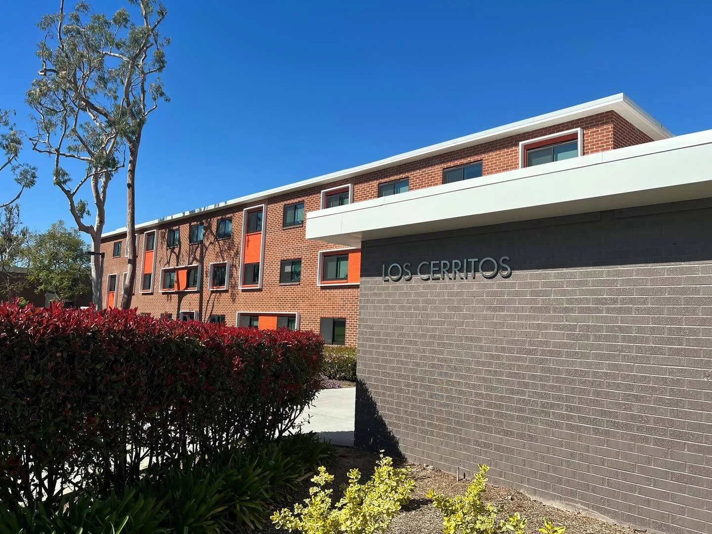 CSULB-Los-Alamitos-and-Los-Cerritos-Housing_5---1440x1080.jpg