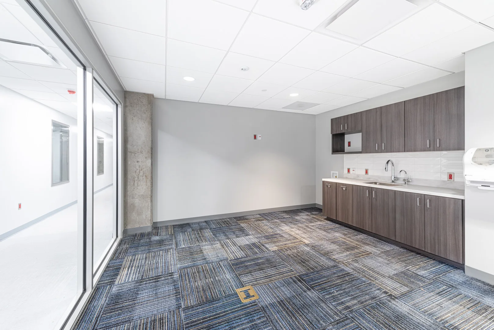 UCI Hewitt Hall c GMP Lab 3 1618x1080
