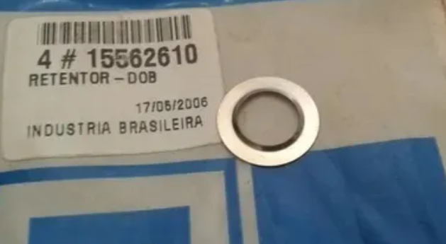 Retentor do pino da dobradiça da porta traseira - GM - 15562610