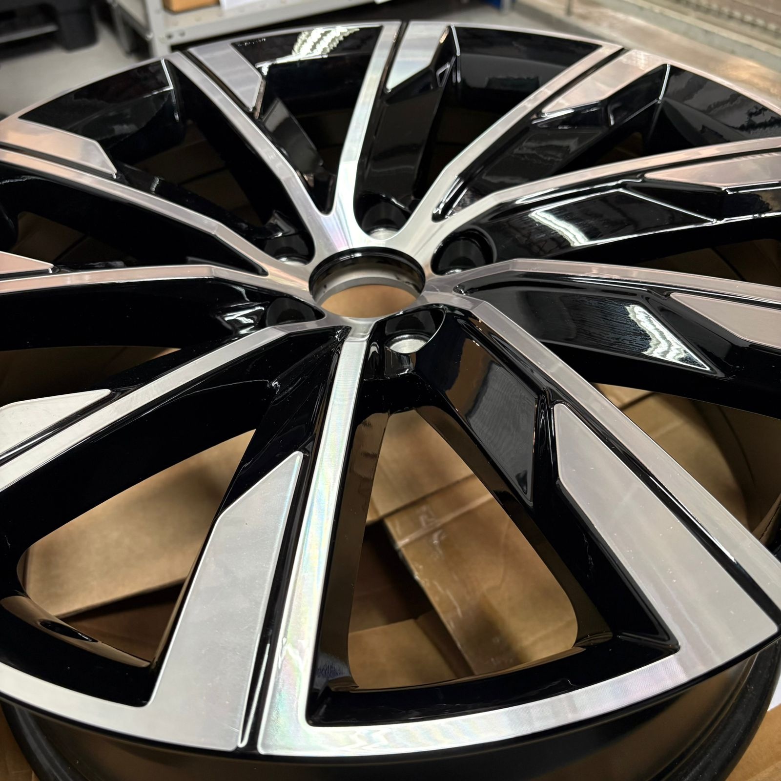 Roda de liga leve - VOLVO - 31664378