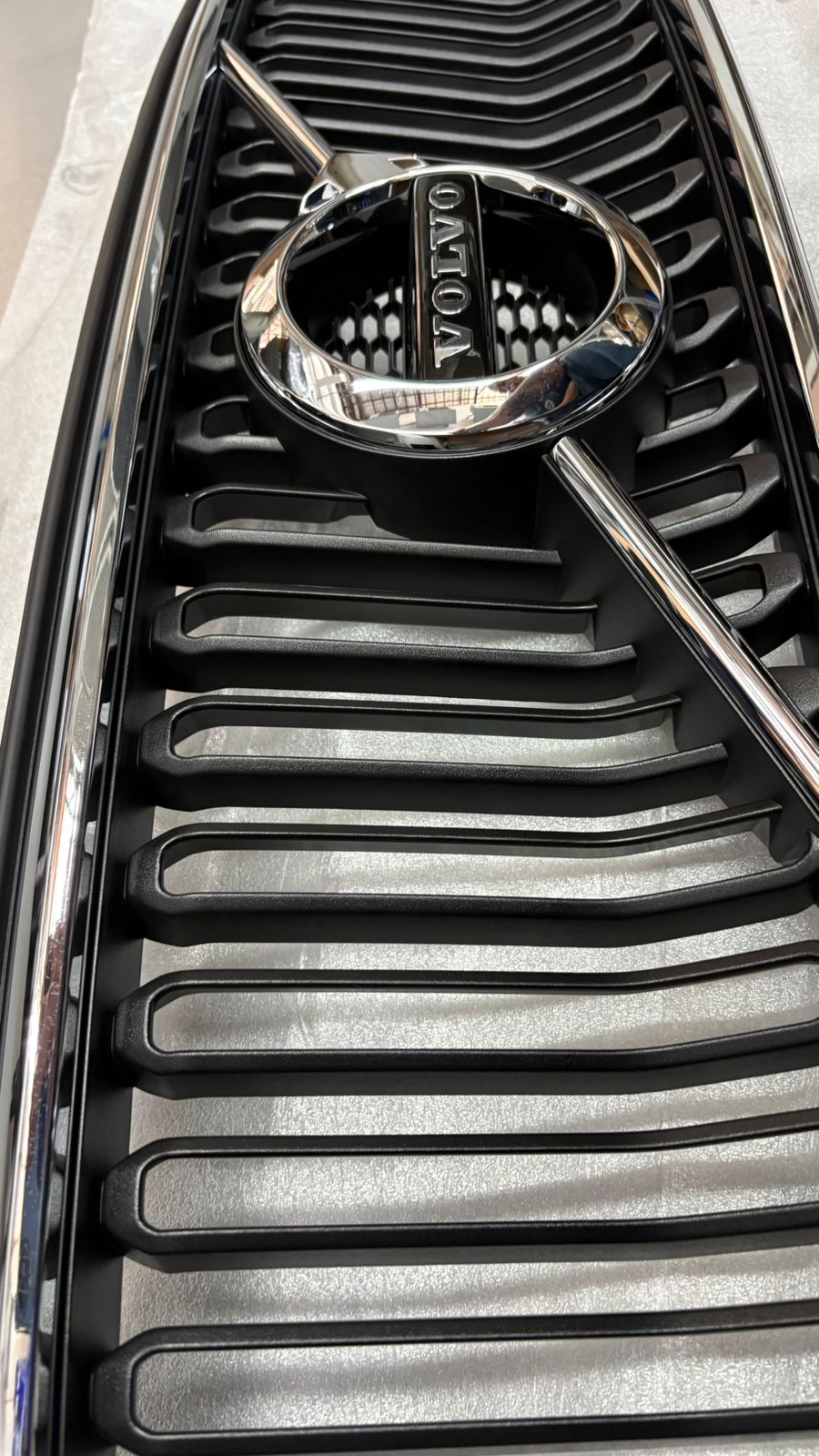 Grade dianteira - VOLVO - 32365355