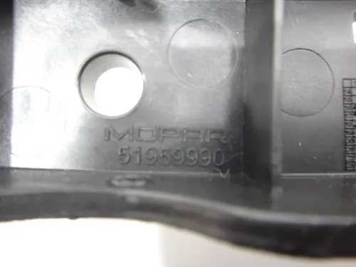 Guia do parachoque dianteiro - JEEP - 51959990