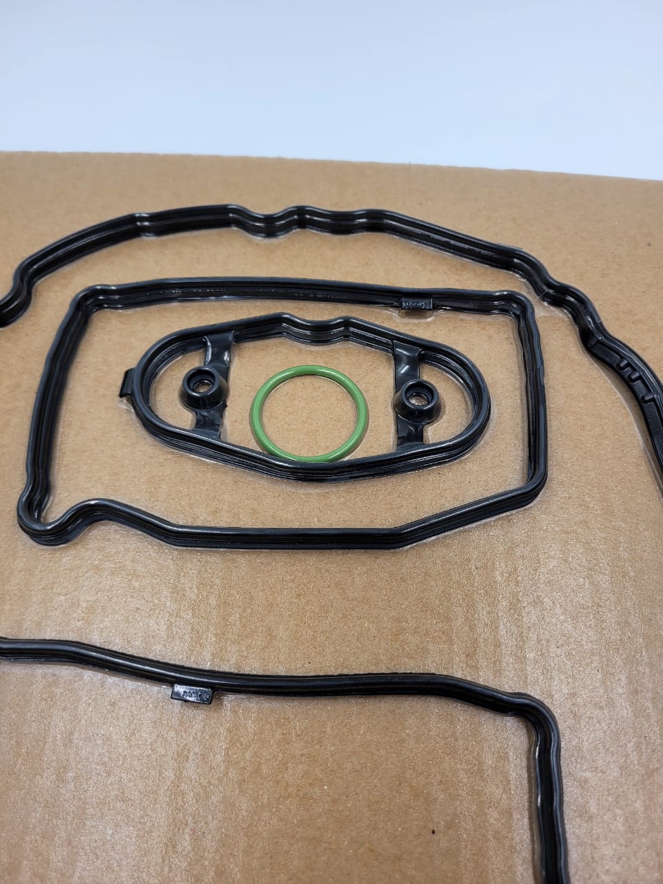 Kit de juntas da tampa de válvula - BMW - 11127588418
