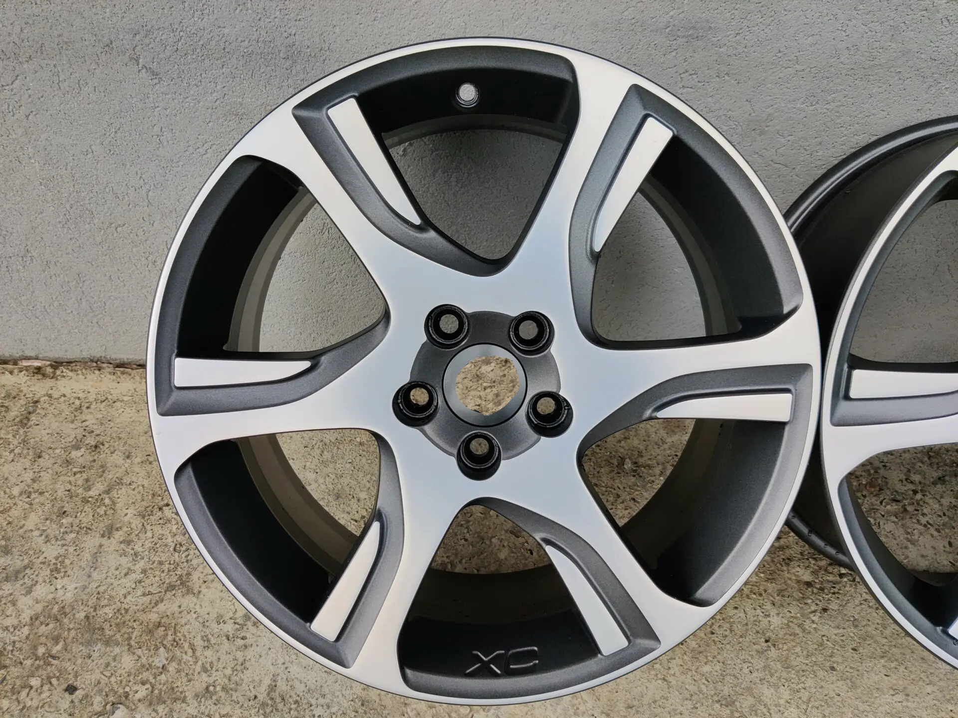 Roda de aluminio 18'' - VOLVO - 31269420