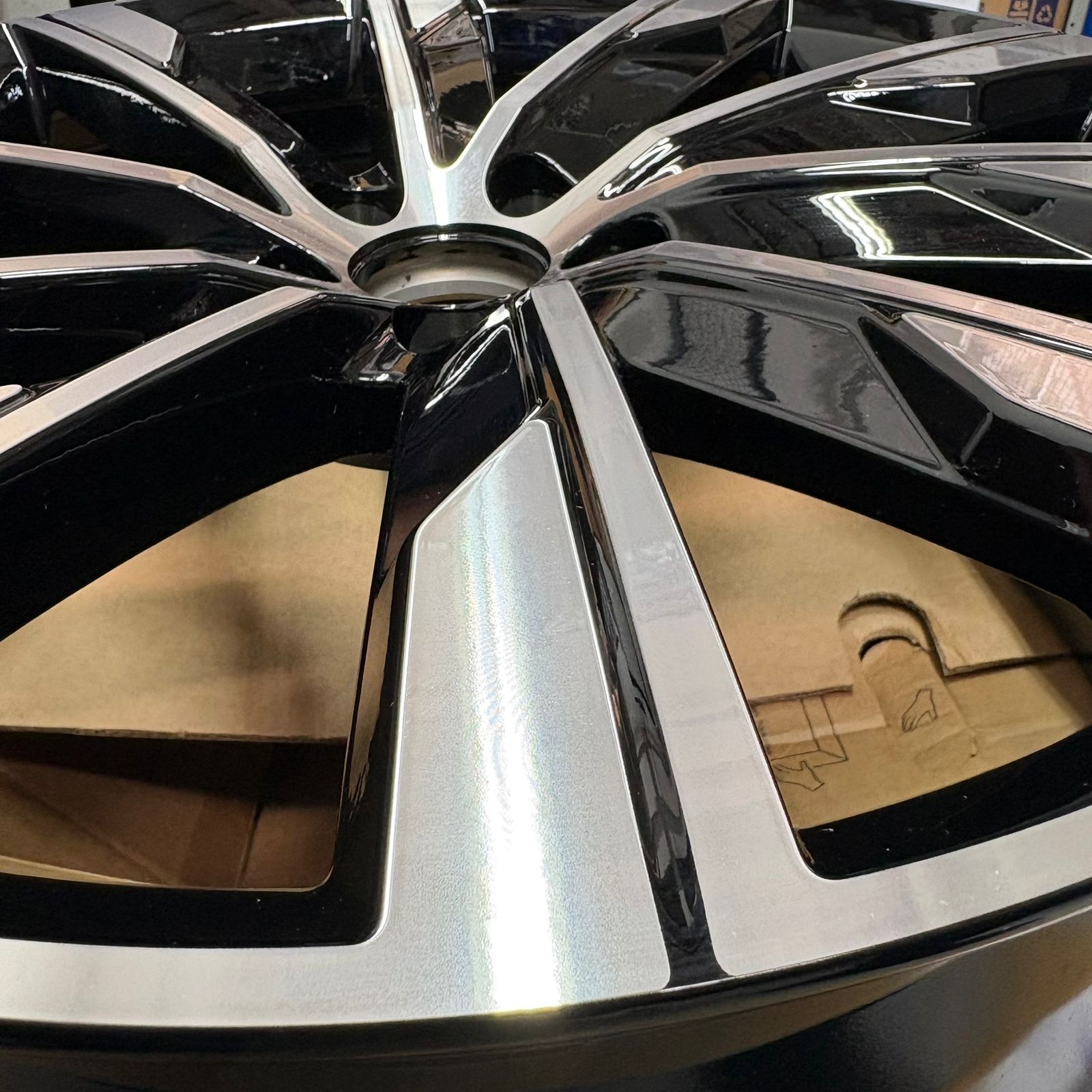 Roda de liga leve - VOLVO - 31664378