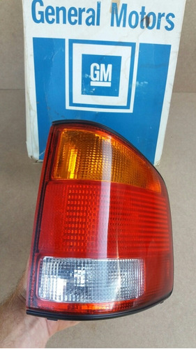 Lanterna traseira direita - GM - 93216412