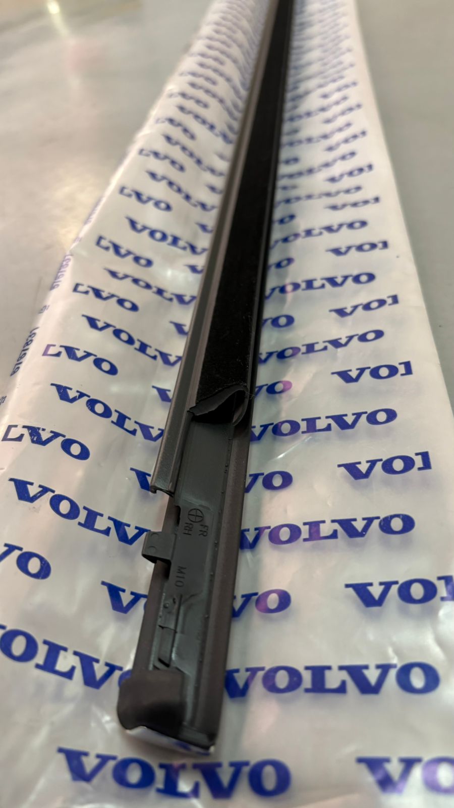 Moldura de acabamento da porta dianteira - VOLVO - 32229819