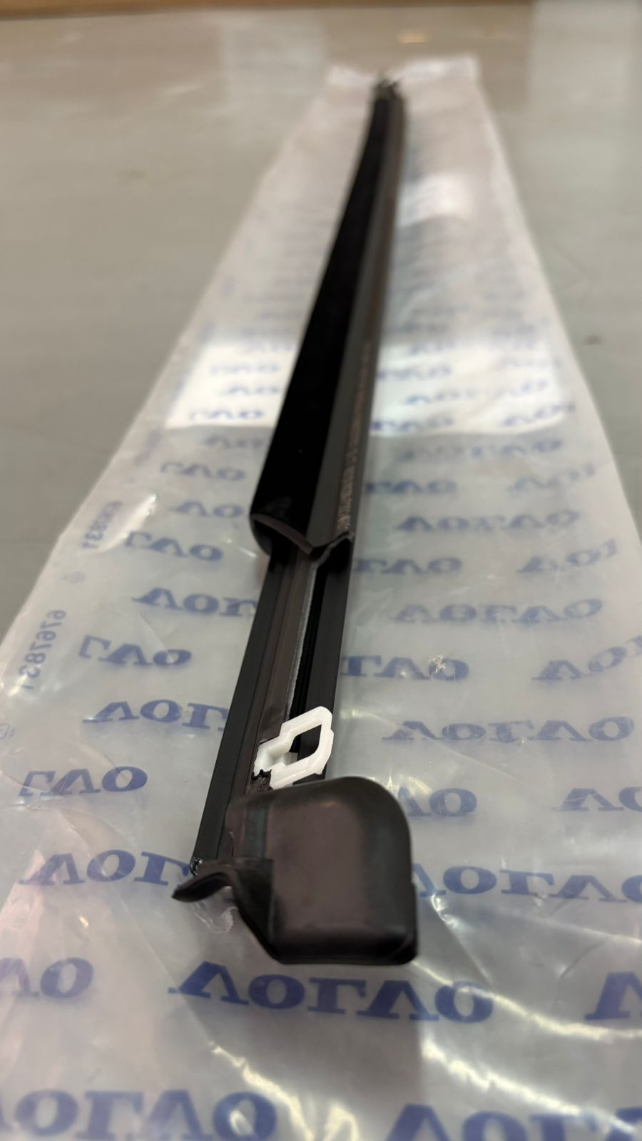 Moldura de acabamento da porta traseira - VOLVO - 31108871