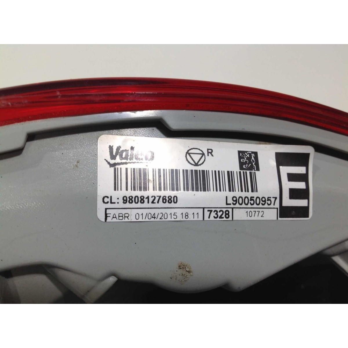 Lanterna traseira esquerda - PEUGEOT - 9808127680