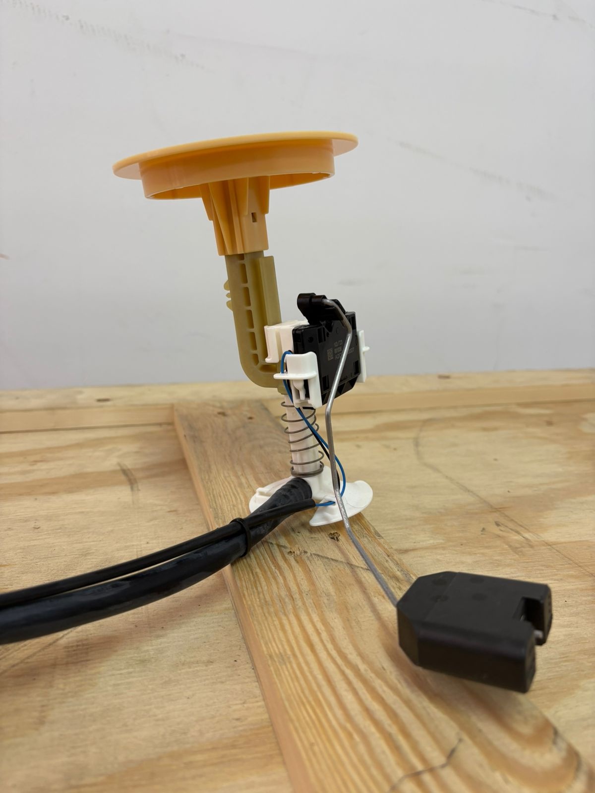 Sensor de nível do tanque - VOLVO - 31274048