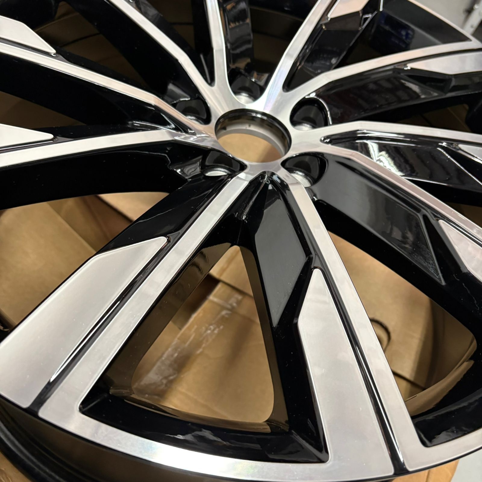 Roda de liga leve - VOLVO - 31664378
