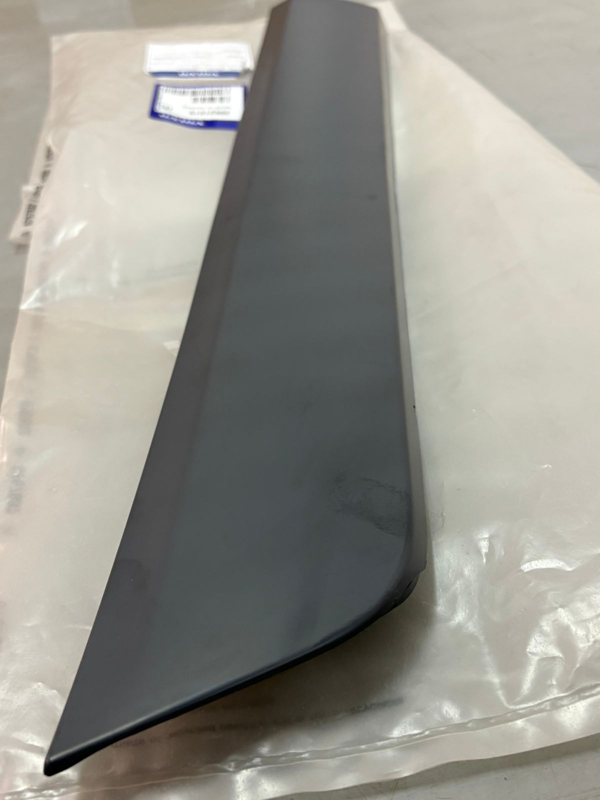 Moldura de acabamento da porta traseira - VOLVO - 39821519