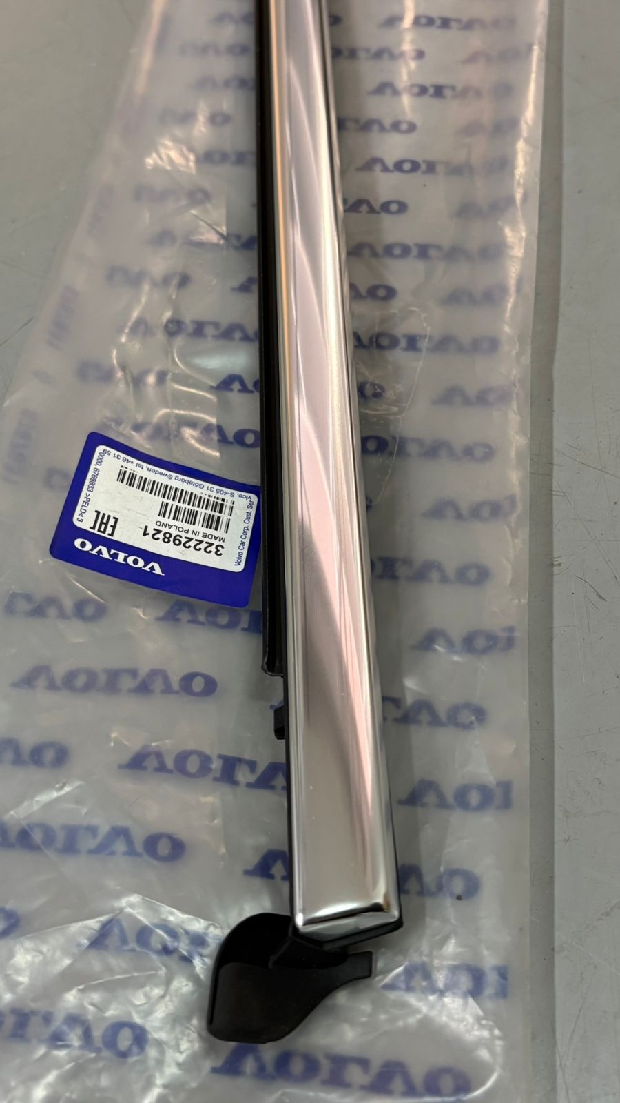 Moldura de acabamento da porta traseira - VOLVO - 32229821