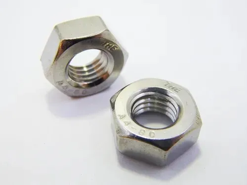 Porca hexagonal da suspensão (manga do eixo) - JEEP - 51972833