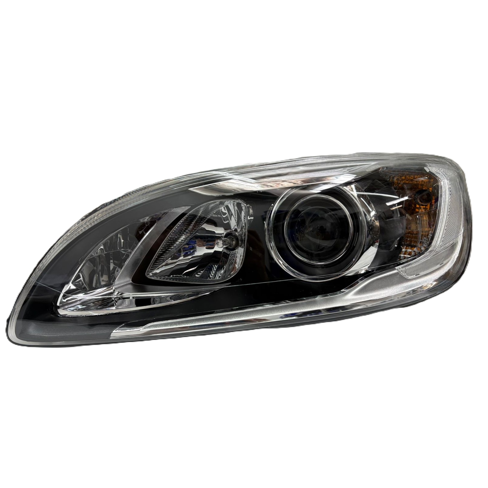 Farol dianteiro esquerdo - VOLVO - 31698824