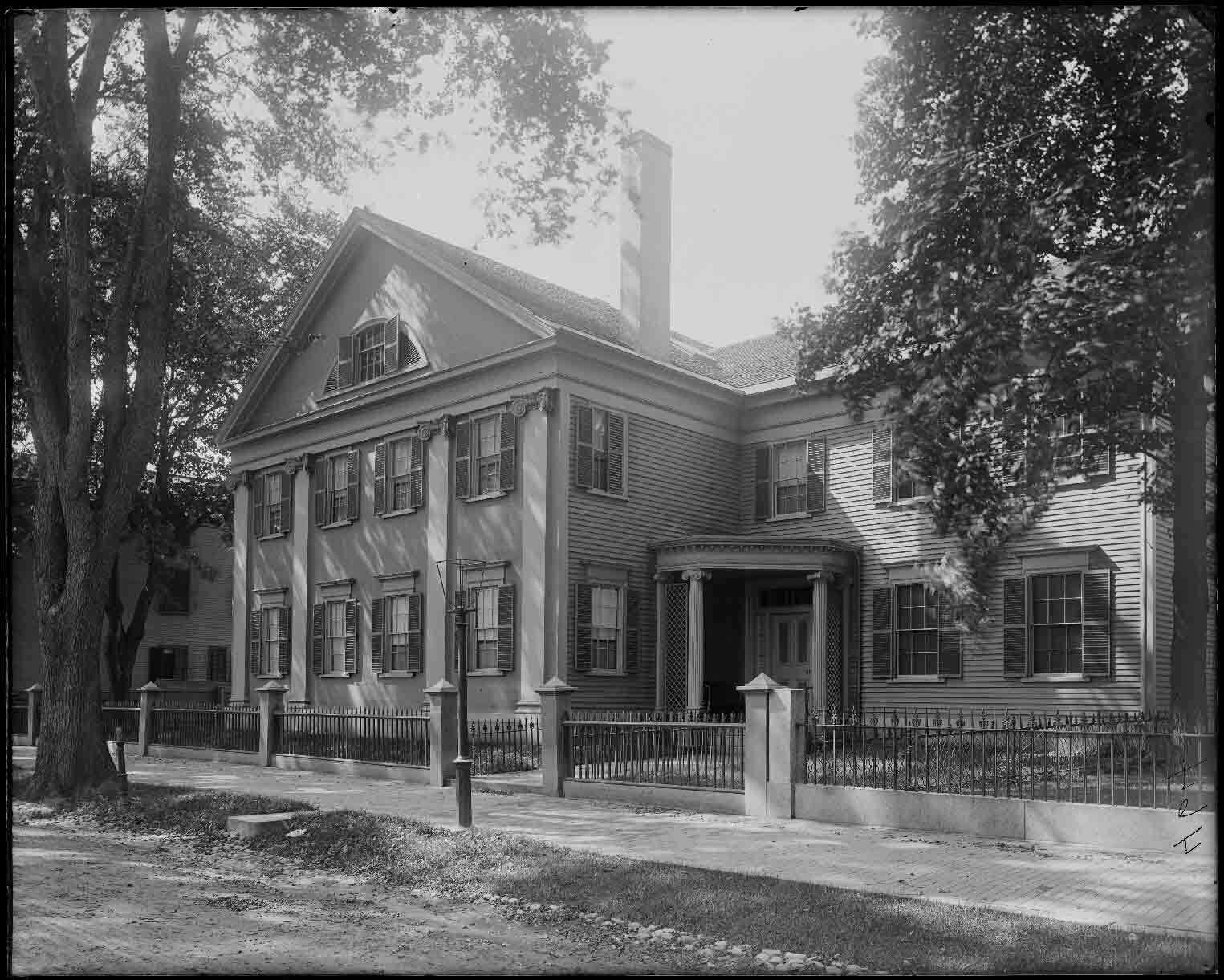 Cousins, Frank, 1851-1925. 14 Chestnut Street, Salem. Photographs, Glass negatives. Phillips Library at the Peabody Essex Museum. Photo Vault, Box 15.