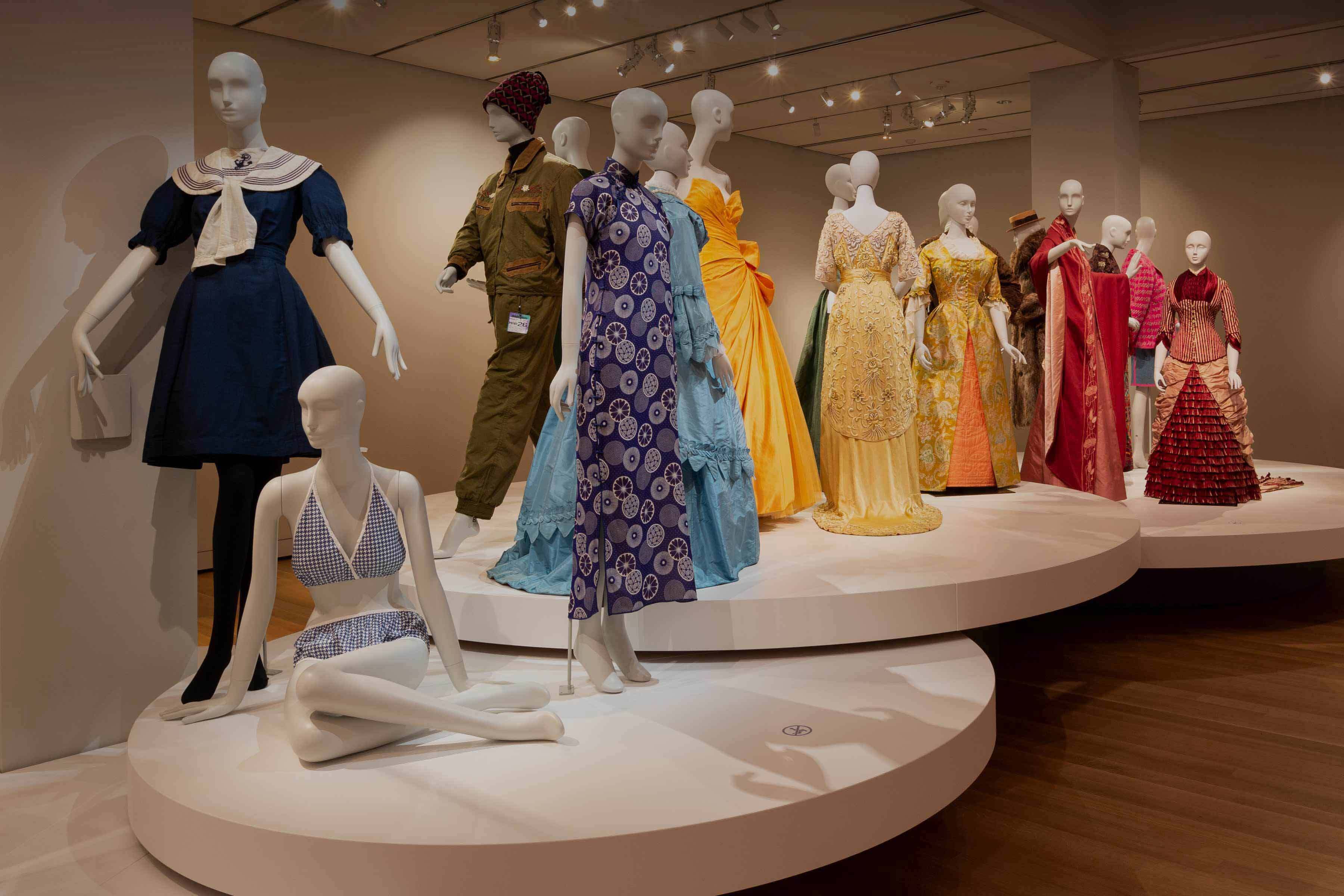 Curators scheme in color