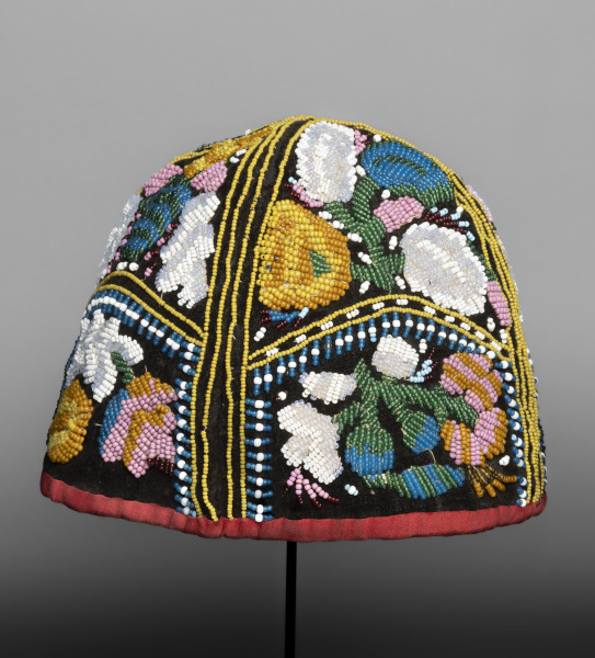 Mohawk artist, Glengarry cap, late 19th century. Glass beads, cotton, velvet, paper. Gift of Mr. and Mrs. Williard C. Cousins, 1958. E34655. Peabody Essex Museum. Photo by Ani Geragosian/PEM.