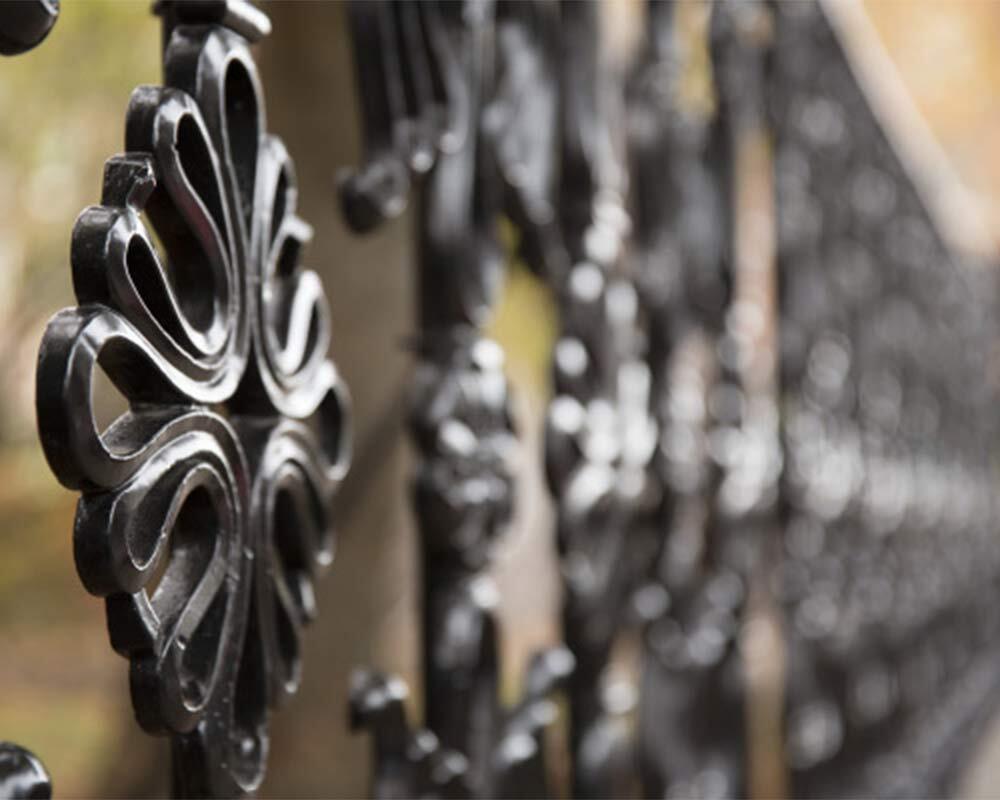 Blog Preserving Historic Buildings 1000px Fence Detail