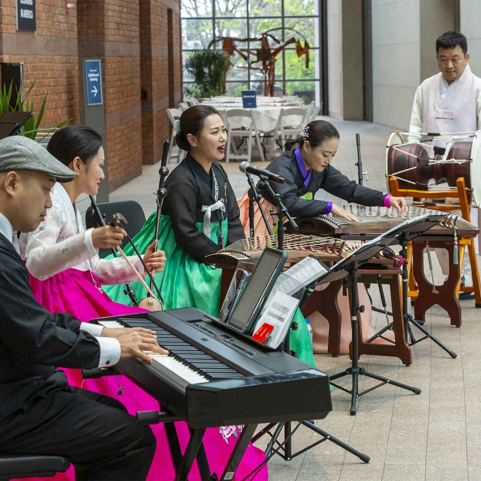 G–Hwaja, a dynamic quintet rooted in Korean traditional music performs for the Main Atrium. The ensemble features a 12-string gayageum, byeongchang vocals, 25-string gayageum, daegeum, sogeum, taepyeongso, haegeum and piano.