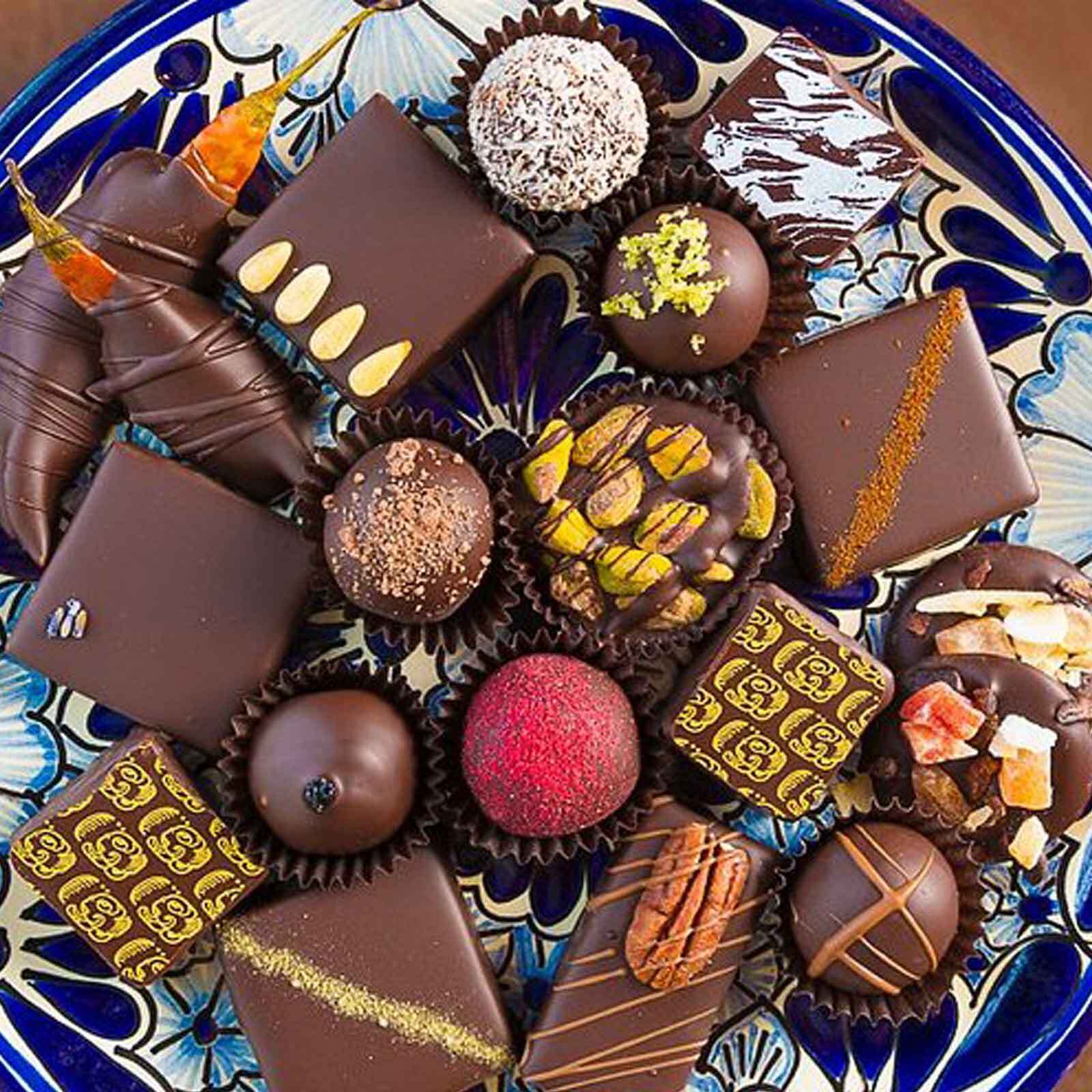 Kakawa Chocolate artfully placed on a plate