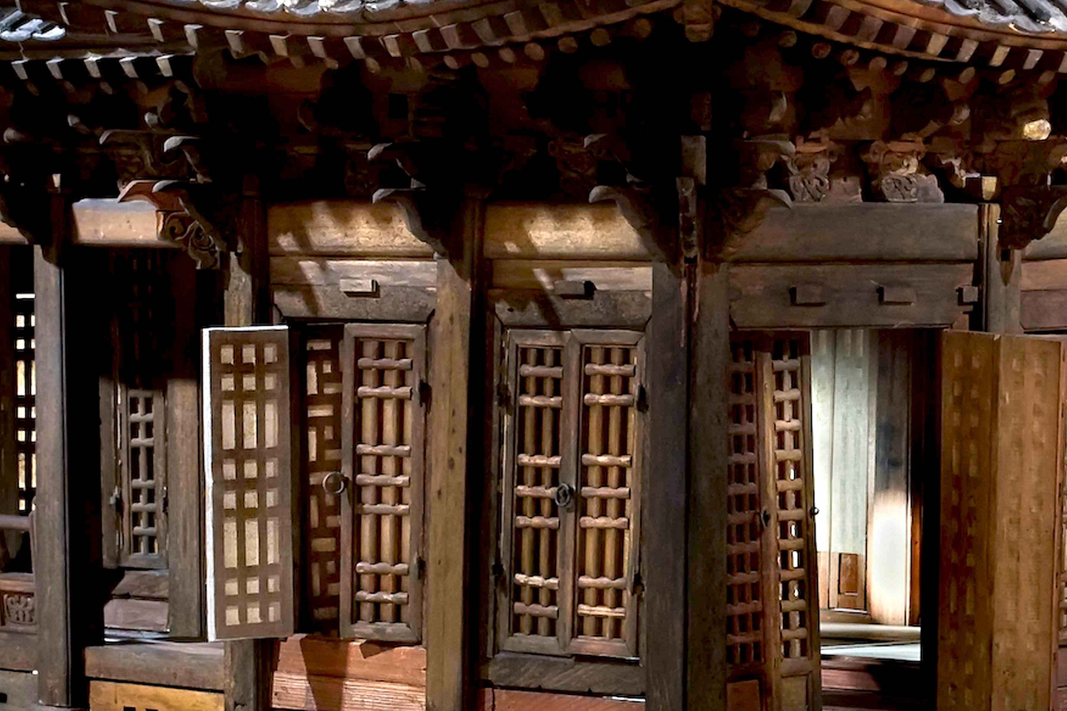 Auspicious Wishes and Natural Beauty in Korean Art